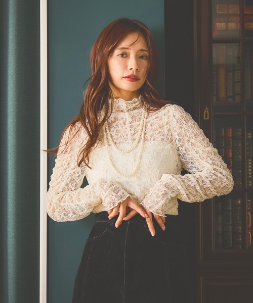 mysty woman(ミスティウーマン)の「総レースハイネックギャザープルオーバー 606418(Tシャツ/カットソー・レディース・オフホワイト/ブラウン/ブラック・FREE)」の22枚目の写真