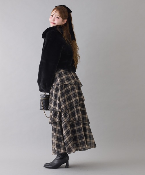 one after another NICE CLAUP(ワンアフターアナザーナイスクラップ)の「キラキラボタンファーコート(その他アウター・レディース・サックスブルー/ブラック/アイボリー・FREE)」の10枚目の写真