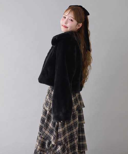 one after another NICE CLAUP(ワンアフターアナザーナイスクラップ)の「キラキラボタンファーコート(その他アウター・レディース・サックスブルー/ブラック/アイボリー・FREE)」の15枚目の写真