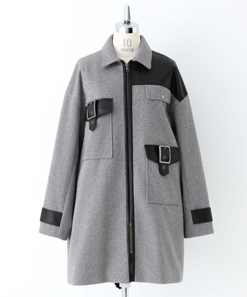 kOhAKU（コハク）の「『異素材切替バックルコート』（ステンカラーコート・レディース・ブラック/グレー・1/2）」の6枚目の写真