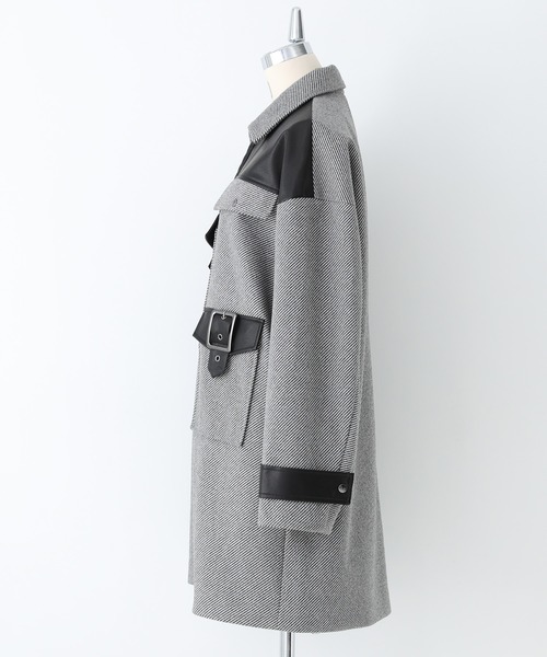 kOhAKU（コハク）の「『異素材切替バックルコート』（ステンカラーコート・レディース・ブラック/グレー・1/2）」の7枚目の写真
