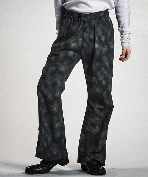 NO ID.（ノーアイディ）の「【NO ID.】Wide-Leg Tuck Trousers / ワイド レッグ タック トラウザーズ（その他パンツ・メンズ・ブラック系その他/その他23/ブラック・2/1）」の3枚目の写真