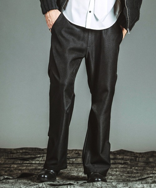 NO ID.（ノーアイディ）の「【NO ID.】Wide-Leg Tuck Trousers / ワイド レッグ タック トラウザーズ（その他パンツ・メンズ・ブラック系その他/その他23/ブラック・2/1）」の2枚目の写真