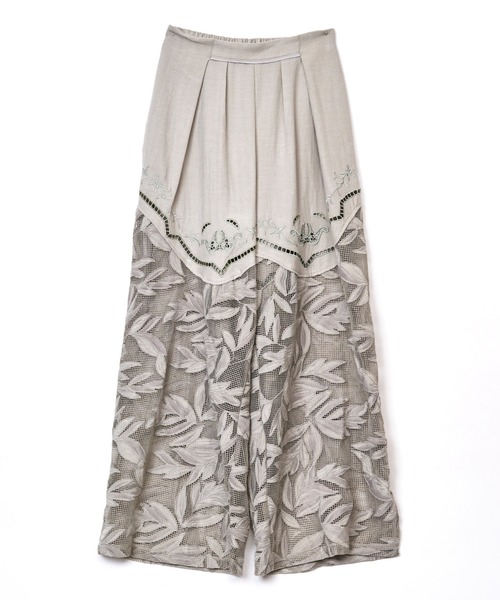 AULA AILA(アウラアイラ)の「【セットアップ着用可】カットワークエンブロイダリーパンツ(その他パンツ・レディース・オフホワイト/グレイッシュベージュ/ブラック・0/1)」の3枚目の写真