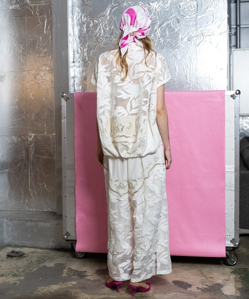 AULA AILA(アウラアイラ)の「【セットアップ着用可】カットワークエンブロイダリーパンツ(その他パンツ・レディース・オフホワイト/グレイッシュベージュ/ブラック・0/1)」の12枚目の写真