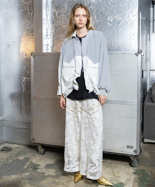 AULA AILA(アウラアイラ)の「【セットアップ着用可】カットワークエンブロイダリーパンツ(その他パンツ・レディース・オフホワイト/グレイッシュベージュ/ブラック・0/1)」の15枚目の写真