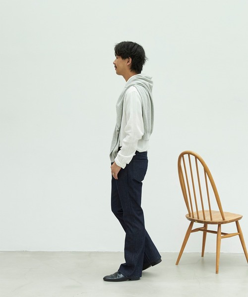 YANUK(ヤヌーク)の「PREMIUM2 フレアデニムパンツ(デニムパンツ・メンズ・ワンウォッシュ・33inch/34inch/29inch/31inch/32inch/28inch/30inch)」の2枚目の写真