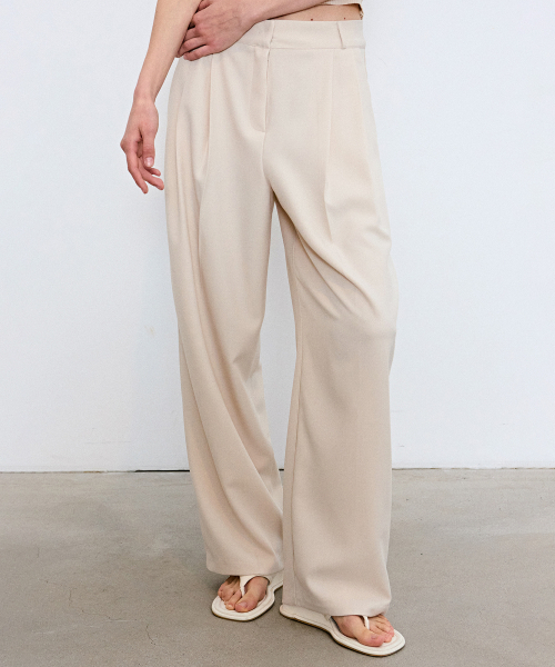 NICK&NICOLE(ニックアンドニコール)の「MINIMAL LONG PINTUCK SLACKS_LIGHT CREAM(スラックス・レディース・その他・SMALL/MEDIUM/LARGE)」の1枚目の写真