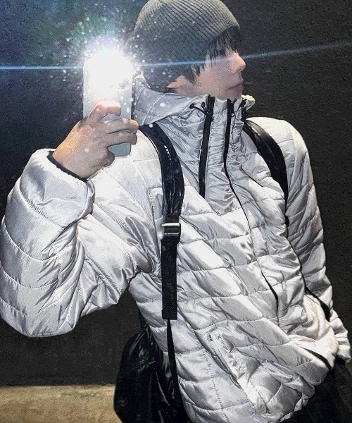 COSYHARU（コシハル）の「テックマルチジッパーフード軽量パディング（ダウンジャケット/コート・メンズ・シルバー/ブラック/チャコール/カーキ・FREE）」の6枚目の写真