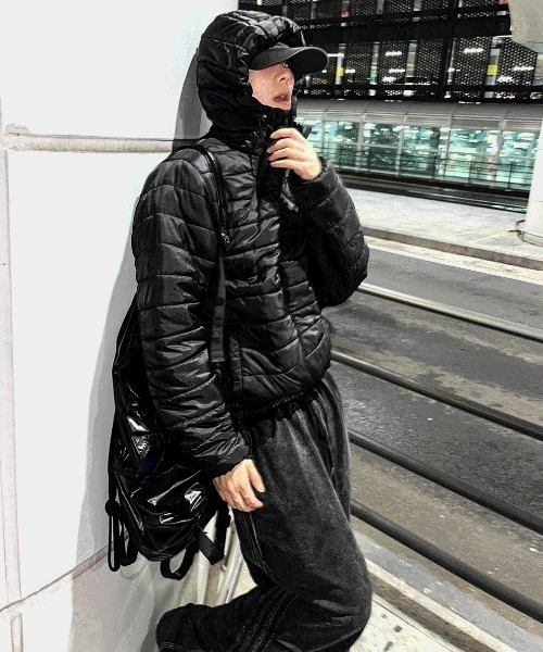 COSYHARU（コシハル）の「テックマルチジッパーフード軽量パディング（ダウンジャケット/コート・メンズ・シルバー/ブラック/チャコール/カーキ・FREE）」の21枚目の写真