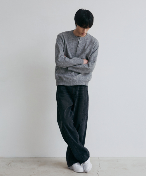 NODU（ノードユー）の「デイリープレインヘンリーネックニット[グレー]（ニット/セーター・メンズ・その他・MEDIUM/LARGE）」の4枚目の写真