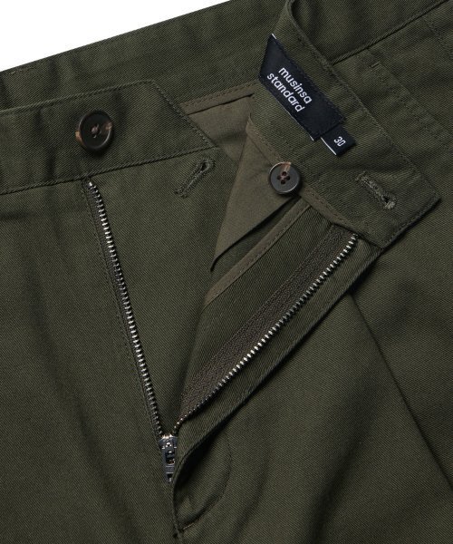 MUSINSA STANDARD（ムシンサスタンダード）の「ワンタックレギュラーフィットCcinoパンツ[カーキ]（その他パンツ・メンズ・その他・26/27/28/29/30/31/32/33/34/36/38/40/42）」の16枚目の写真