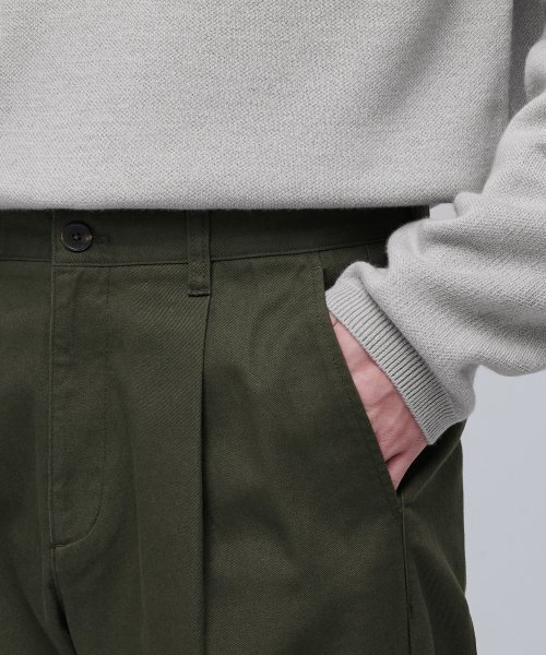 MUSINSA STANDARD（ムシンサスタンダード）の「ワンタックレギュラーフィットCcinoパンツ[カーキ]（その他パンツ・メンズ・その他・26/27/28/29/30/31/32/33/34/36/38/40/42）」の15枚目の写真