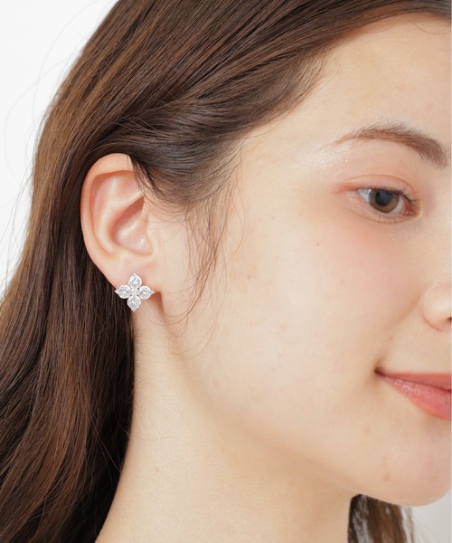 JILL by JILL STUART（ジルバイジルスチュアート）の「◇Cubic 大粒クローバーピアス（ピアス（両耳用）・レディース・シルバー・FREE）」の5枚目の写真