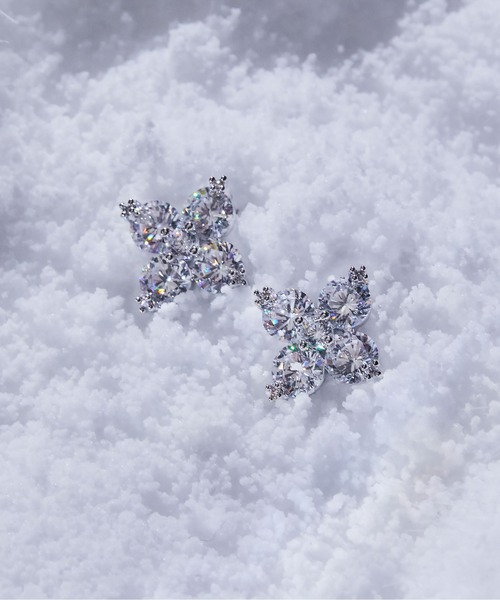 JILL by JILL STUART（ジルバイジルスチュアート）の「◇Cubic 大粒クローバーピアス（ピアス（両耳用）・レディース・シルバー・FREE）」の2枚目の写真