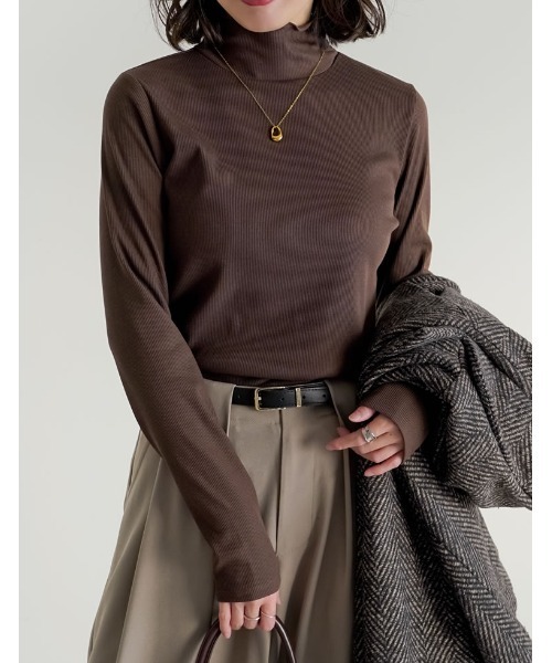 Re:EDIT（リエディ）の「[2025 WINTER COLLECTION][汗じみ防止][UVカット]リブカットソーハイネックトップス（Tシャツ/カットソー・レディース・ブラック/チャコールグレー/ホワイト/ブラウン・MEDIUM/LARGE）」の4枚目の写真
