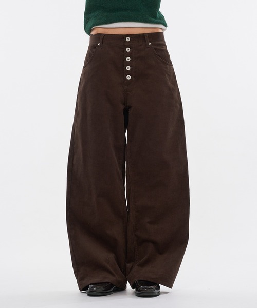 WISH FOR EVER(ウィッシュフォーエバー)の「BUTTON CORDUROY CURVE WIDE PANTS / ボタンコーデュロイカーブワイドパンツ(その他パンツ・メンズ・ブラウン/アイボリー/ブラック・SMALL/LARGE/MEDIUM)」の3枚目の写真