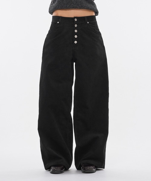 WISH FOR EVER(ウィッシュフォーエバー)の「BUTTON CORDUROY CURVE WIDE PANTS / ボタンコーデュロイカーブワイドパンツ(その他パンツ・メンズ・ブラウン/アイボリー/ブラック・SMALL/LARGE/MEDIUM)」の1枚目の写真