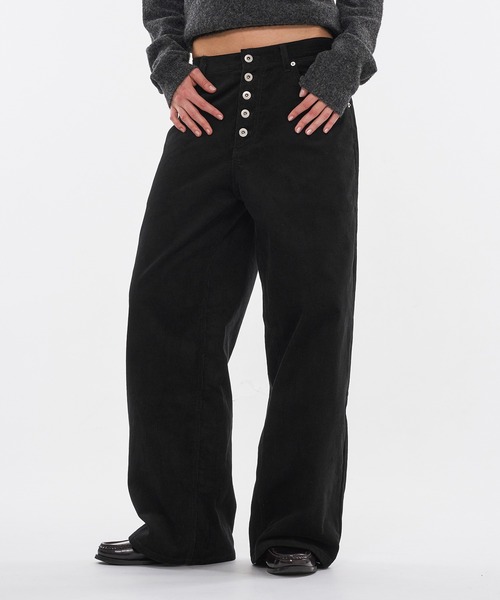 WISH FOR EVER(ウィッシュフォーエバー)の「BUTTON CORDUROY CURVE WIDE PANTS / ボタンコーデュロイカーブワイドパンツ(その他パンツ・メンズ・ブラウン/アイボリー/ブラック・SMALL/LARGE/MEDIUM)」の10枚目の写真