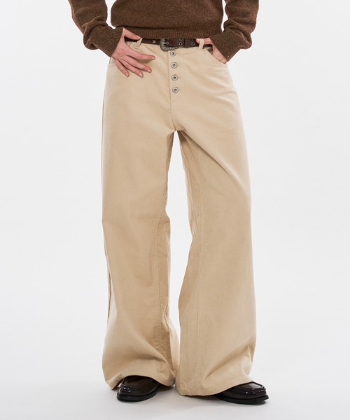 WISH FOR EVER(ウィッシュフォーエバー)の「BUTTON CORDUROY CURVE WIDE PANTS / ボタンコーデュロイカーブワイドパンツ(その他パンツ・メンズ・ブラウン/アイボリー/ブラック・SMALL/LARGE/MEDIUM)」の18枚目の写真