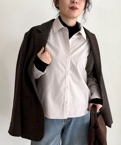 fredy emue（フレディエミュ）の「コンパクトシャツ（シャツ/ブラウス・レディース・サックスブルー/オフホワイト/ベージュ・38）」の22枚目の写真