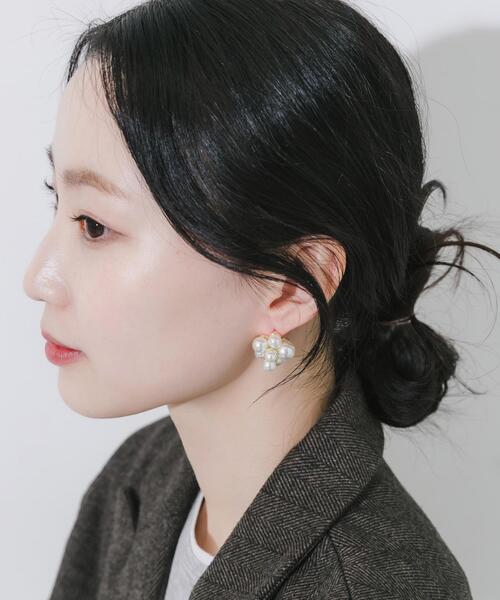 SMELLY(スメリー)の「パールボリュームピアス(ピアス(両耳用)・レディース・ホワイト系その他・-)」の5枚目の写真