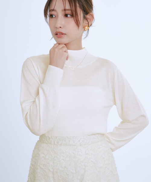 COHINA(コヒナ)の「シルクウールハイネックニット 【低身長・小柄女性】(ニット/セーター・レディース・ブラック/レッド/ホワイト/ブルー/グレー・ONE SIZE)」の2枚目の写真