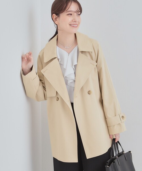 SHOO・LA・RUE（シューラルー）の「【S-LL/撥水】通勤やお出かけにも活躍 ミドルトレンチコート（トレンチコート・レディース・ライトグレー/ネイビー/ベージュ・02/03/01/04）」の2枚目の写真