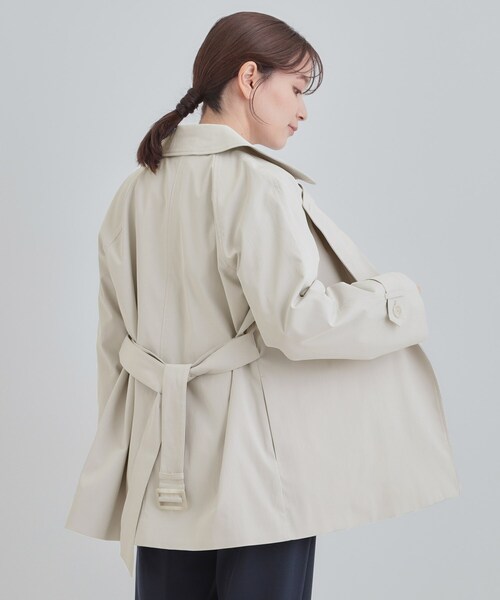 SHOO・LA・RUE（シューラルー）の「【S-LL/撥水】通勤やお出かけにも活躍 ミドルトレンチコート（トレンチコート・レディース・ライトグレー/ネイビー/ベージュ・02/03/01/04）」の7枚目の写真