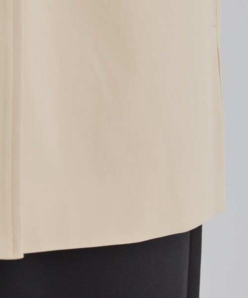 SHOO・LA・RUE（シューラルー）の「【S-LL/撥水】通勤やお出かけにも活躍 ミドルトレンチコート（トレンチコート・レディース・ライトグレー/ネイビー/ベージュ・02/03/01/04）」の4枚目の写真