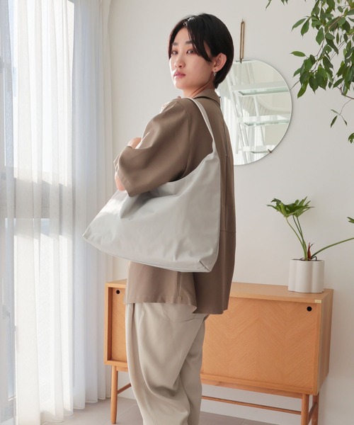 T・S・L（ティーエスエル）の「軽量ワンショルダーバッグ（ショルダーバッグ・レディース・ベージュ/ブラック/グレー・FREE）」の10枚目の写真