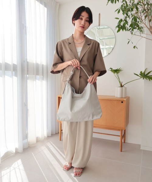 T・S・L（ティーエスエル）の「軽量ワンショルダーバッグ（ショルダーバッグ・レディース・ベージュ/ブラック/グレー・FREE）」の11枚目の写真