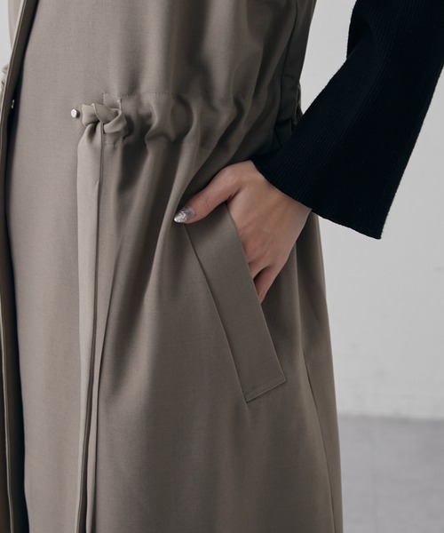 Lui's(ルイス)の「マルチWAYレイヤースタンドカラーコート(トレンチコート・レディース・ブラック/モカ・FREE)」の3枚目の写真