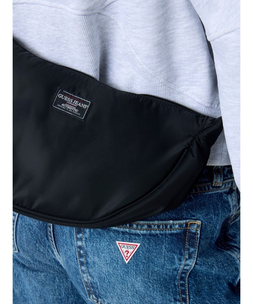 GUESS JEANS(ゲスジーンズ)の「GUESS JEANS Sm Crossbody ショルダーバッグ (ボディバッグ/ウエストポーチ・レディース・ブラック/ベージュ・ONE SIZE)」の4枚目の写真