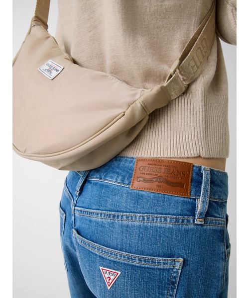 GUESS JEANS(ゲスジーンズ)の「GUESS JEANS Sm Crossbody ショルダーバッグ (ボディバッグ/ウエストポーチ・レディース・ブラック/ベージュ・ONE SIZE)」の6枚目の写真