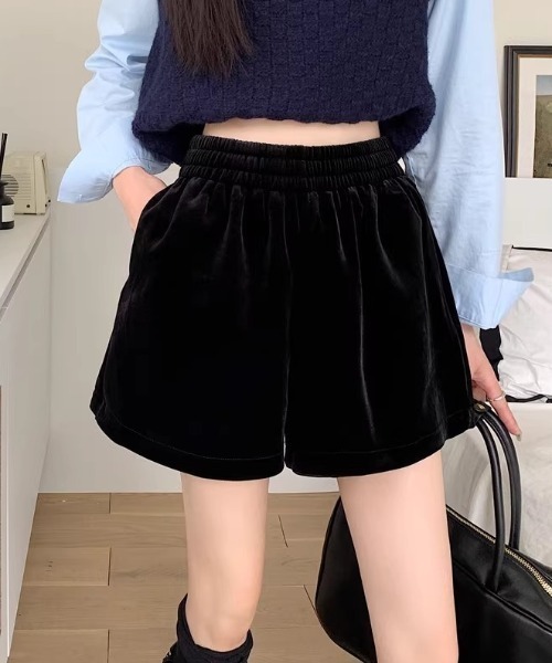 Vipoa(ヴィポア)の「ベルベットショートパンツ(その他パンツ・レディース・ブラウン/ブラック・FREE)」の1枚目の写真