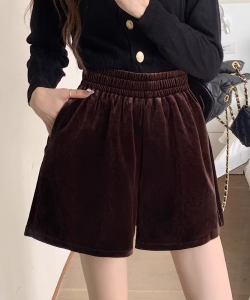 Vipoa(ヴィポア)の「ベルベットショートパンツ(その他パンツ・レディース・ブラウン/ブラック・FREE)」の17枚目の写真