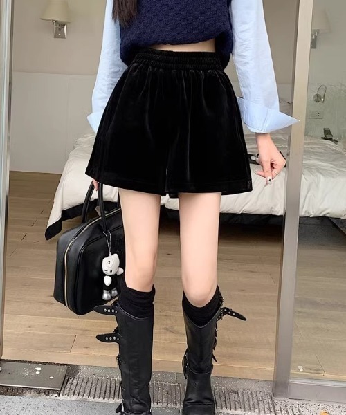 Vipoa(ヴィポア)の「ベルベットショートパンツ(その他パンツ・レディース・ブラウン/ブラック・FREE)」の10枚目の写真