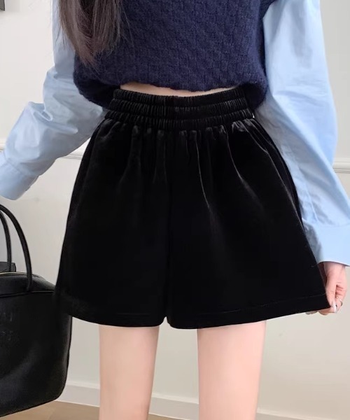 Vipoa(ヴィポア)の「ベルベットショートパンツ(その他パンツ・レディース・ブラウン/ブラック・FREE)」の4枚目の写真