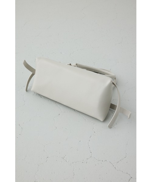 AZUL by moussy(アズールバイマウジー)の「ベルトデザインレクタングルハンドバッグ(ショルダーバッグ・レディース・グレイッシュベージュ/ブラック・FREE)」の6枚目の写真