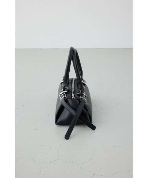 AZUL by moussy(アズールバイマウジー)の「ベルトデザインレクタングルハンドバッグ(ショルダーバッグ・レディース・グレイッシュベージュ/ブラック・FREE)」の12枚目の写真