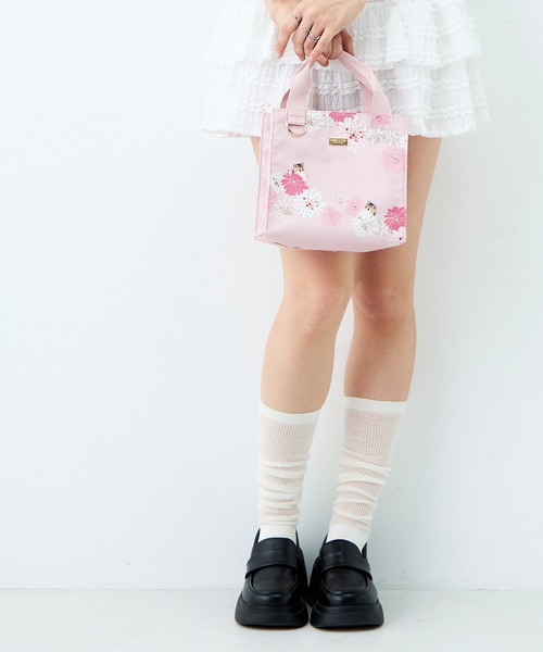 PAUL & JOE ACCESSOIRES(ポールアンドジョーアクセソワ)の「PAUL & JOE ACCESSOIRES (ポール&ジョーアクセソワ)ランチトート PJA-B1355 クリザンテーム&ヌネット(トートバッグ・レディース・ピンク/ミント/ネイビー・FREE)」の4枚目の写真