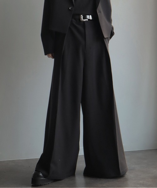 welise(ウェライズ)の「【welise-TSUKUROI-】WOOL MIX 540gTR Deep 1Tuck Wide Buggy Slacks/ワイドバギースラックス(スラックス・メンズ・オフホワイト/ブラック・S/M/L)」の1枚目の写真