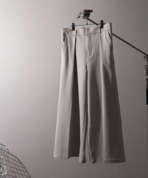welise(ウェライズ)の「【welise-TSUKUROI-】WOOL MIX 540gTR Deep 1Tuck Wide Buggy Slacks/ワイドバギースラックス(スラックス・メンズ・オフホワイト/ブラック・S/M/L)」の4枚目の写真