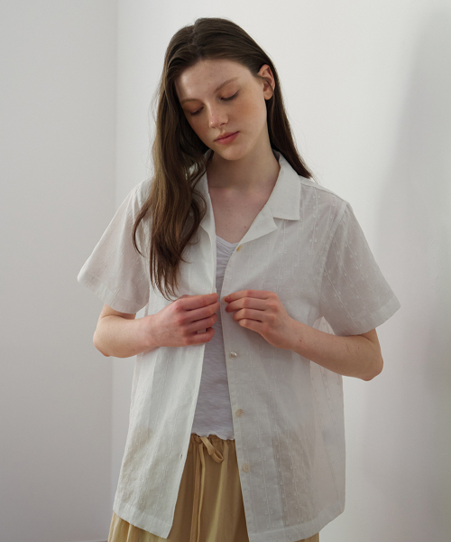 BUT'TON(ボッタン)の「Lace Open Collar Shirts (Ivory)(シャツ/ブラウス・レディース・その他・FREE)」の2枚目の写真