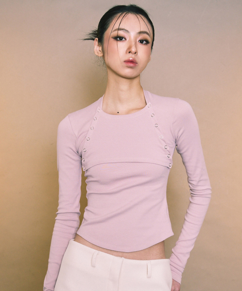 A.R.U(エイアールユー)の「DUAL SNAP TOP(Tシャツ/カットソー・レディース・ブラック/カーキ/ピンク/アイボリー・SMALL/MEDIUM)」の5枚目の写真