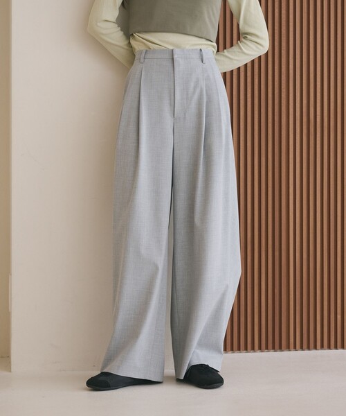 BEAUTY&YOUTH UNITED ARROWS(ビューティーアンドユースユナイテッドアローズ)の「バックラップタックパンツ ウォッシャブル(その他パンツ・レディース・その他1/ベージュ/グレー系/ダークブラウン・S/M/XS)」の2枚目の写真