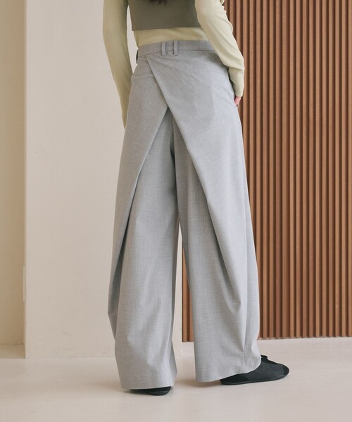 BEAUTY&YOUTH UNITED ARROWS(ビューティーアンドユースユナイテッドアローズ)の「バックラップタックパンツ ウォッシャブル(その他パンツ・レディース・その他1/ベージュ/グレー系/ダークブラウン・S/M/XS)」の13枚目の写真