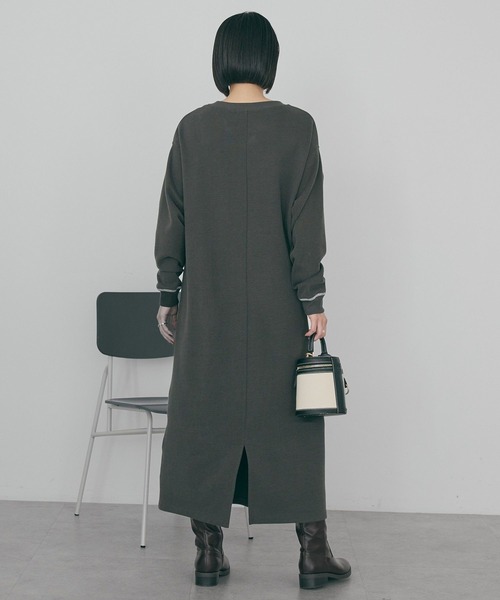 AMERICAN HOLIC(アメリカンホリック)の「スムース起毛ボックスシルエットワンピース(ワンピース・レディース・ライトグレー/チャコールグレー・M/L)」の3枚目の写真