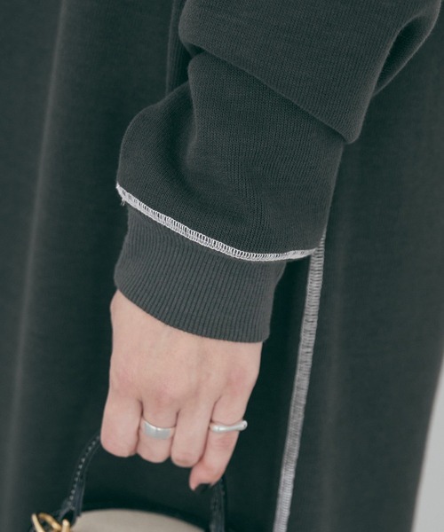 AMERICAN HOLIC(アメリカンホリック)の「スムース起毛ボックスシルエットワンピース(ワンピース・レディース・ライトグレー/チャコールグレー・M/L)」の4枚目の写真